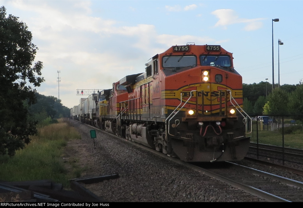 BNSF 4755 East